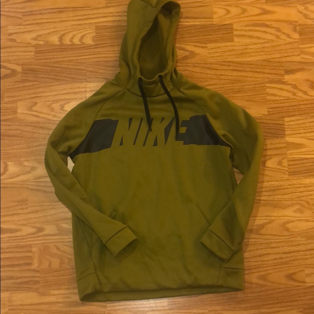 Nike dry fit hoodie size medium